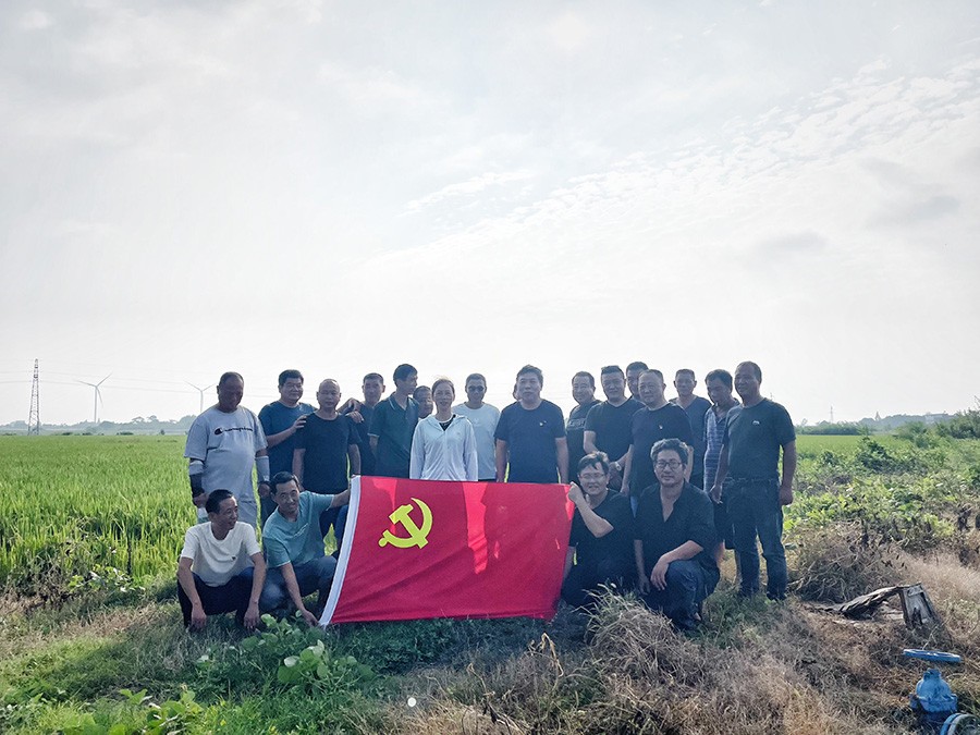 9月4日第八农业分公司:与种植户走进田间课堂.jpg